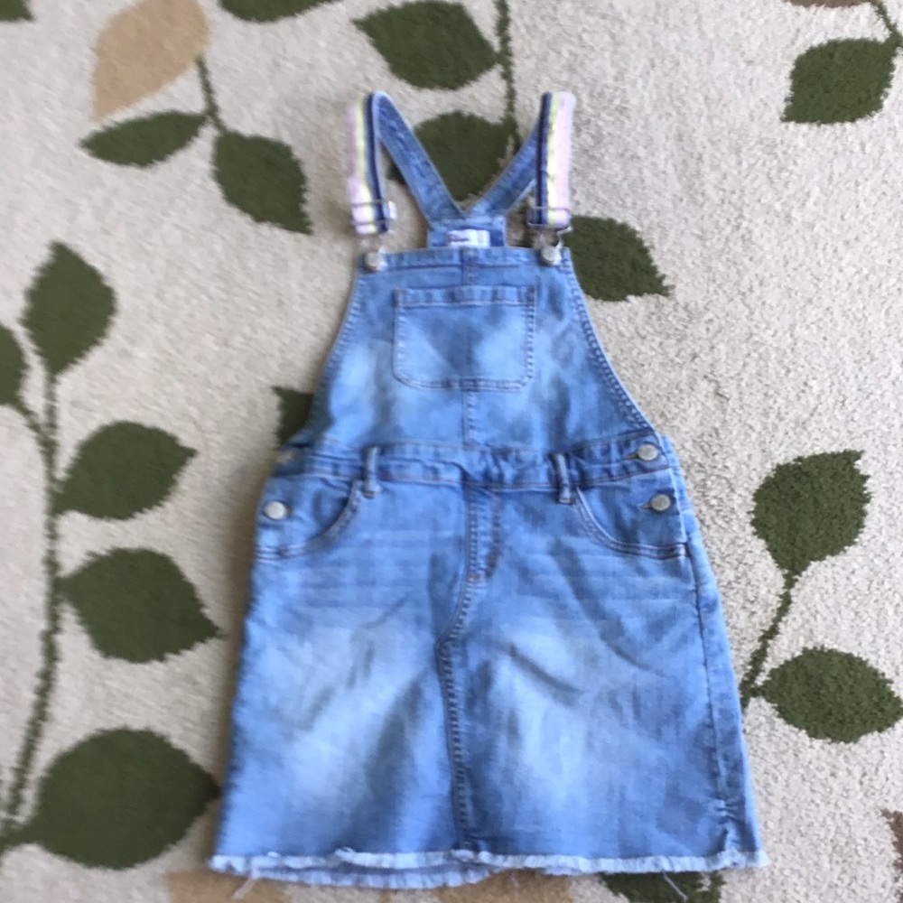 Size 14 overall dress. Worn 2 times in great condition